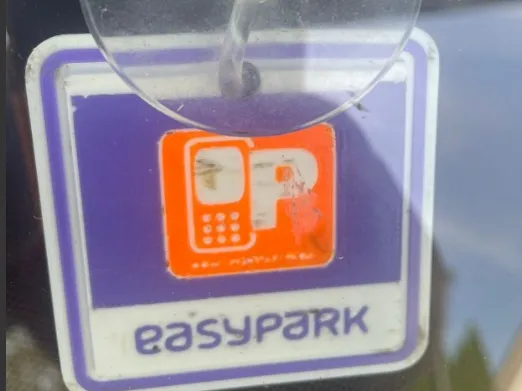 EasyPark sign with hole for suction cup 