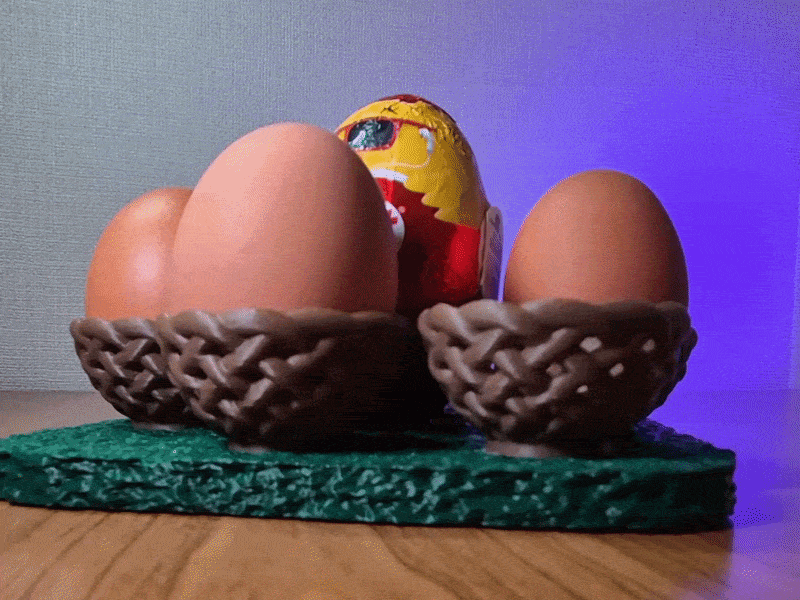 Easter Egg Display Stand – Holds 8 Eggs 