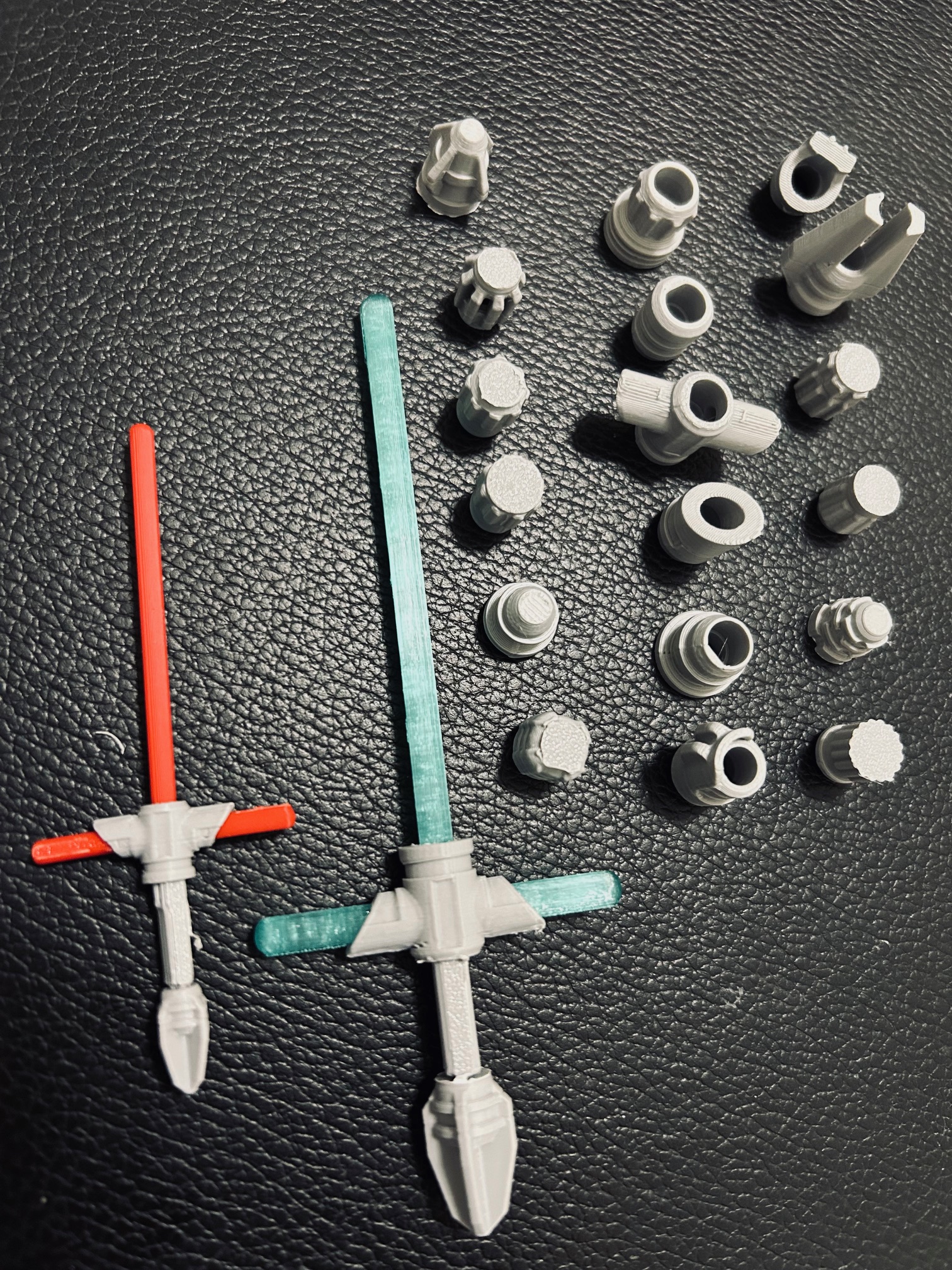Miniatura 4 do modelo 3D Mini Modular Lightsaber