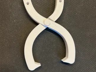 Clamp for spray painting (print in place)