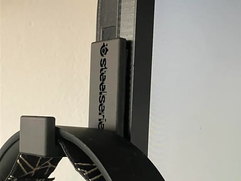 headphones holder  SteelSeries