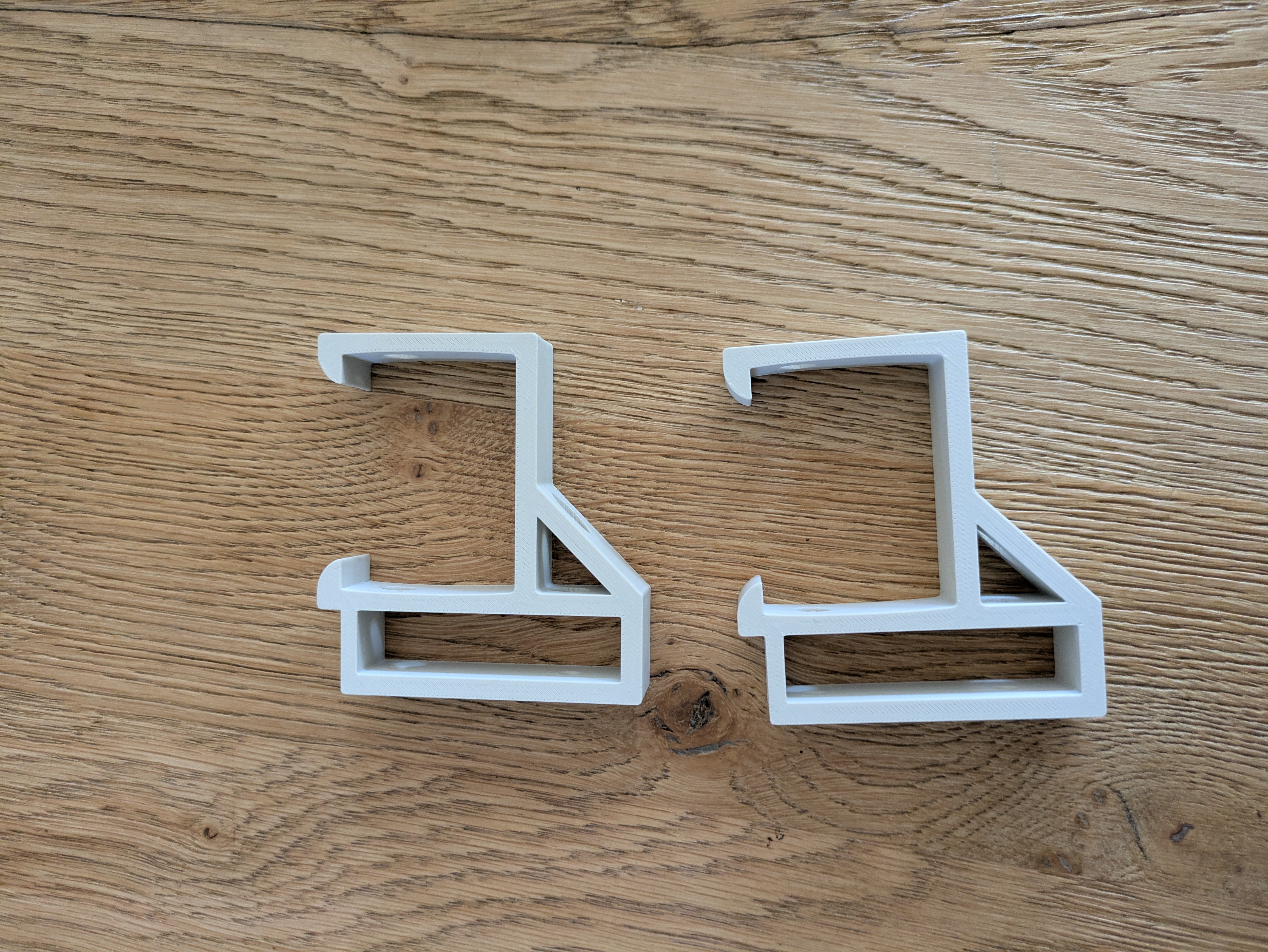 Powerstrip holder horizontal 55x42cm or scale to fit.