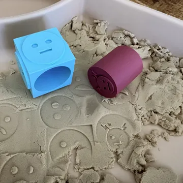 Modelo para impresión 3D: Emotion Cube Stamp - 6-Sided Face Stamp for Sand — vista de referencia 4