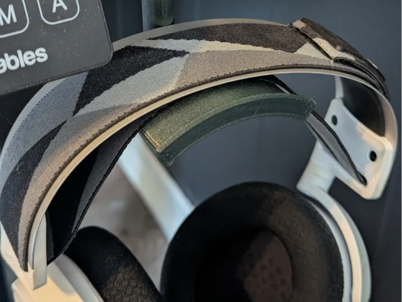 Headphone Mount