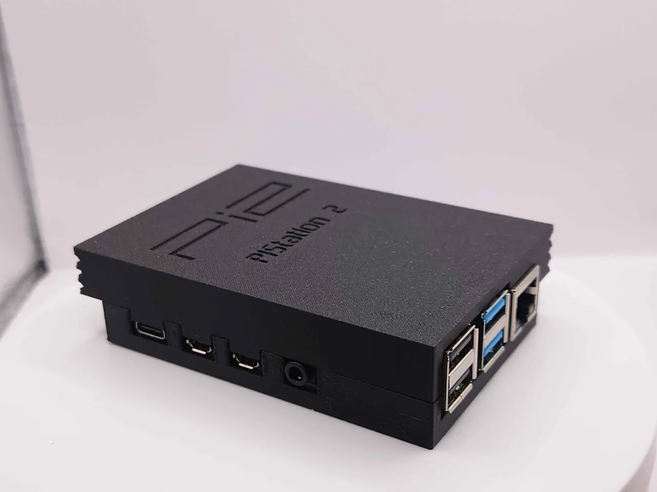 PiStation 2 V2 - Raspberry Pi 4/5 PS2 Themed Case view 3