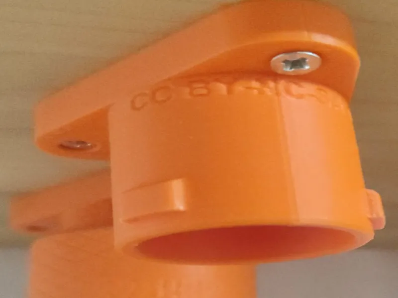 Osvac M32 wall connector