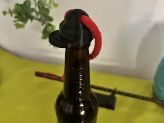 Wiederverschließbarer Flaschendeckel mit Lasche