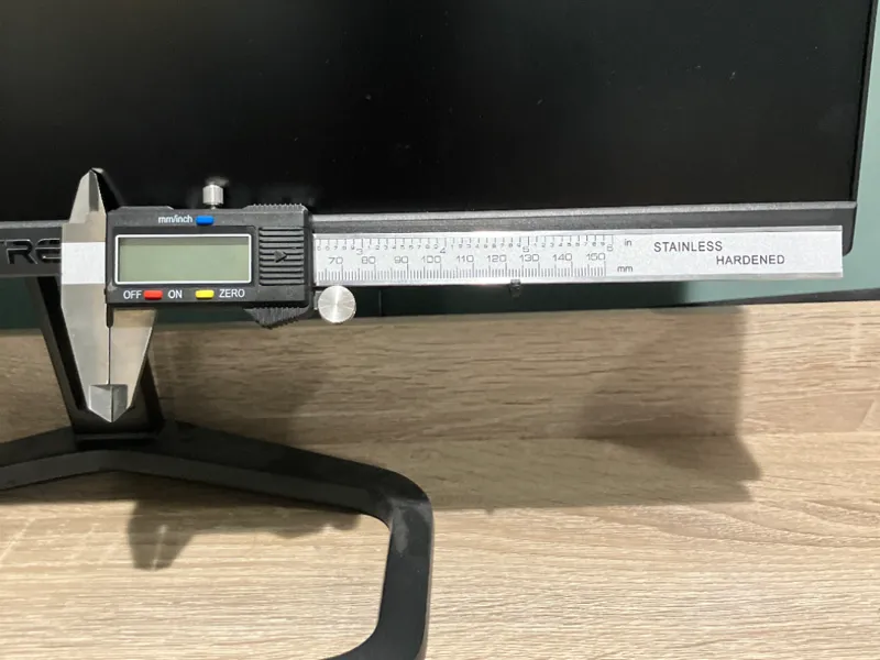 Universal Under Monitor Caliper Moint