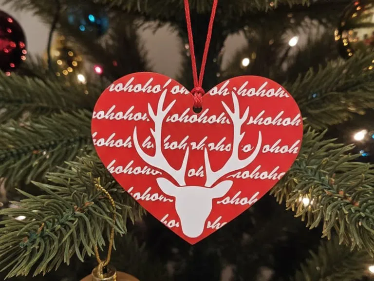 Festlicher Herzanhänger mit Hirsch - ho ho ho