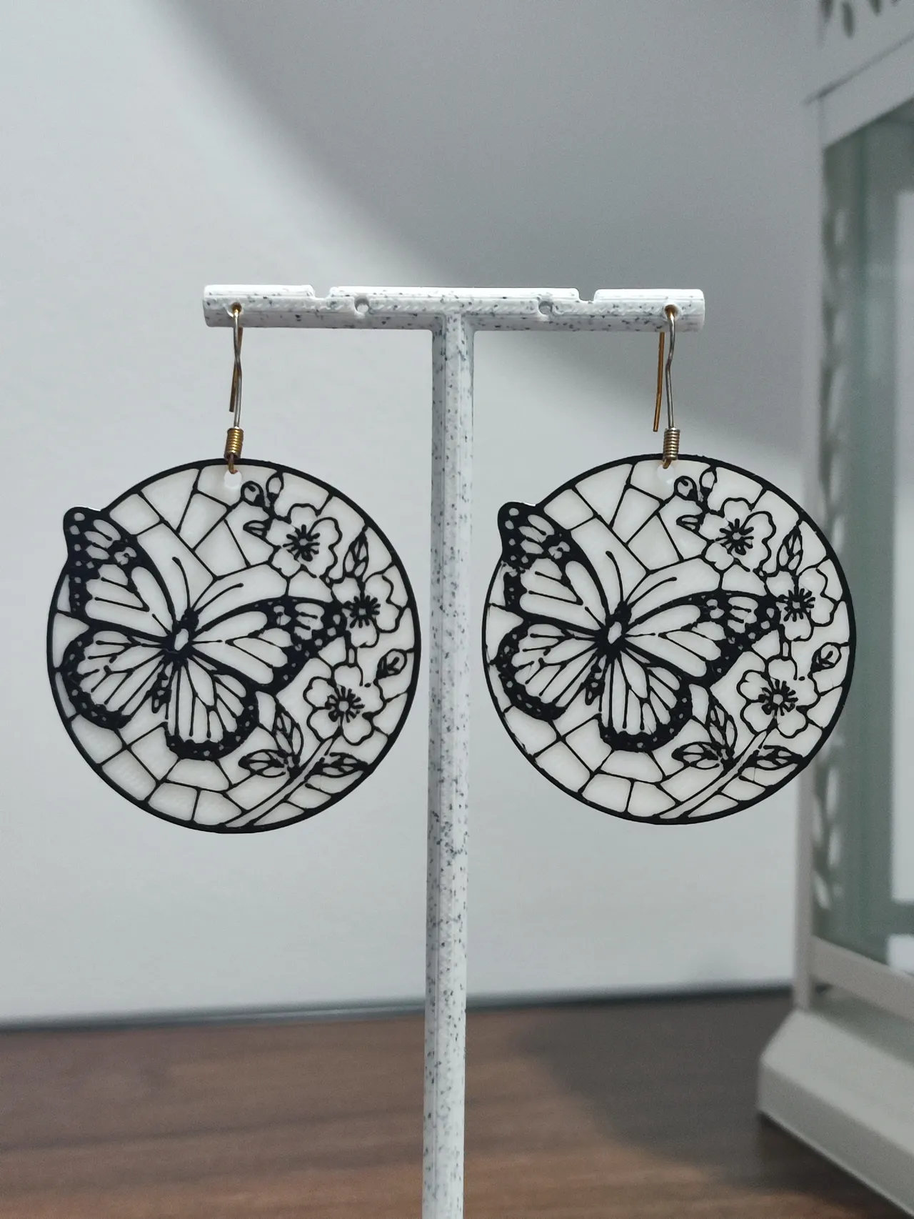 Aretes Vidriera del Monarca view 3