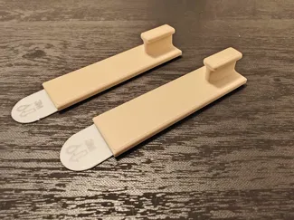 Command Strip mount for bick LEG0 Art
