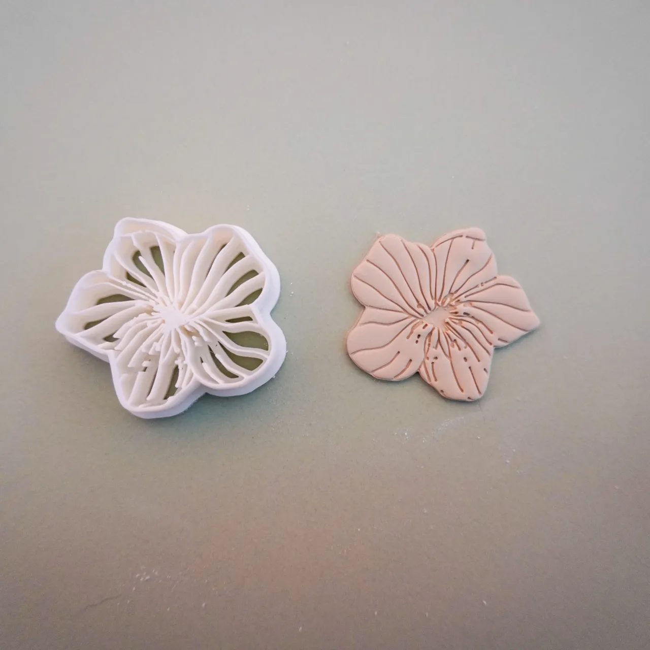 Flower Clay Cutter For Earrings Necklaces view 3