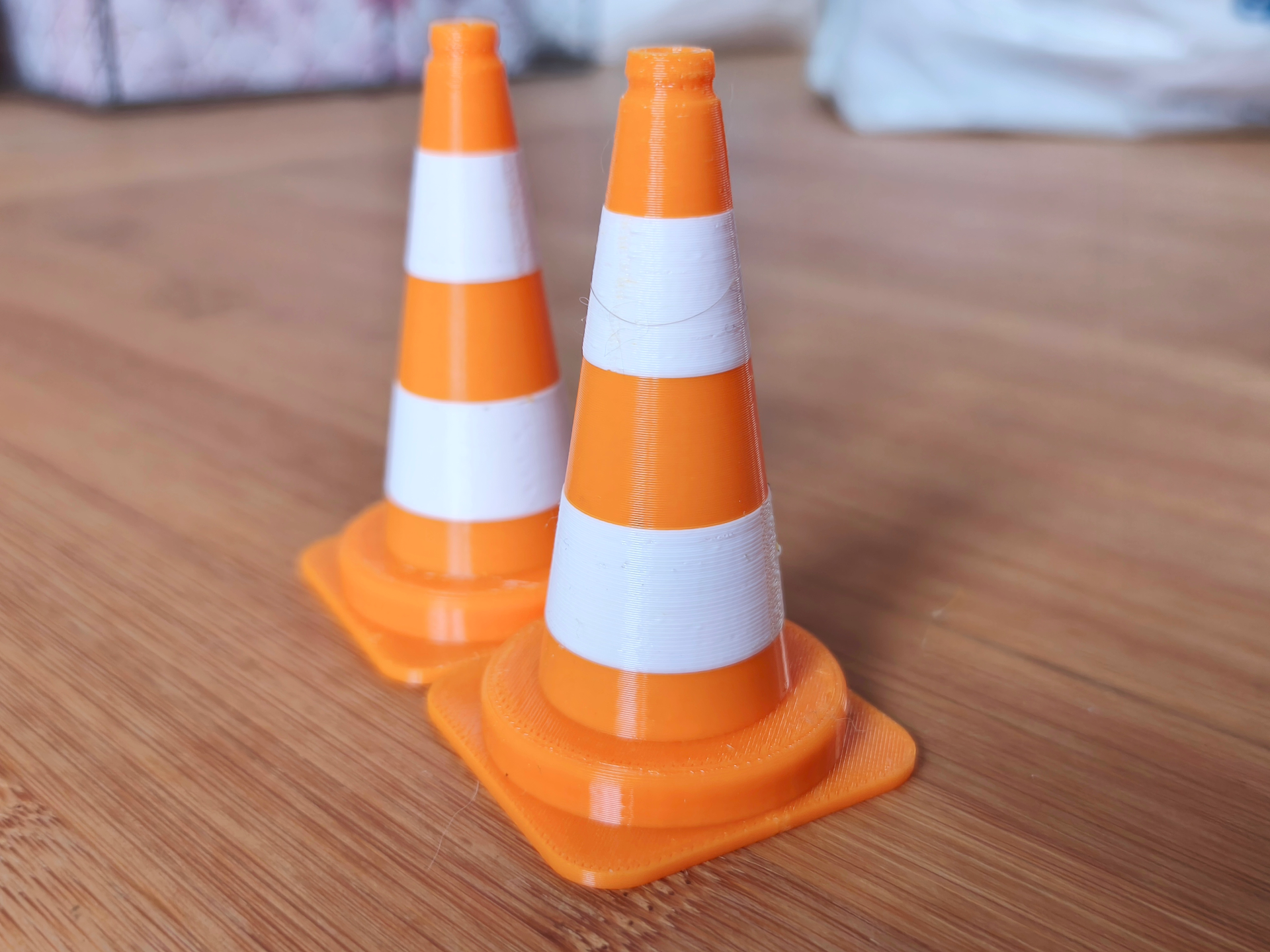 Cônes de signalisation dimension réaliste