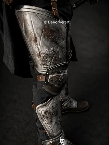 Letrero o emblema decorativo: Medieval Knee and Thigh armor — vista de referencia 2