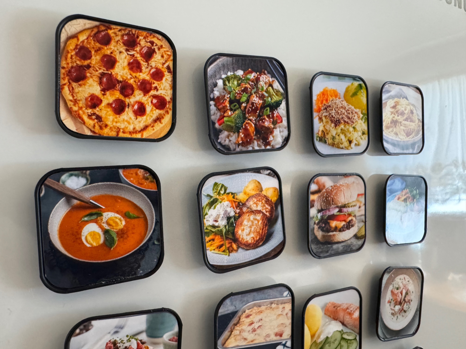 Fridge magnet picture frame