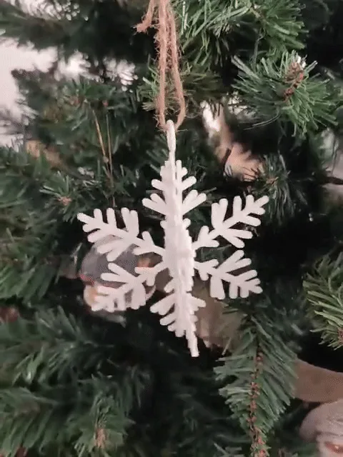 Flocon de neige suspendu en 3D
