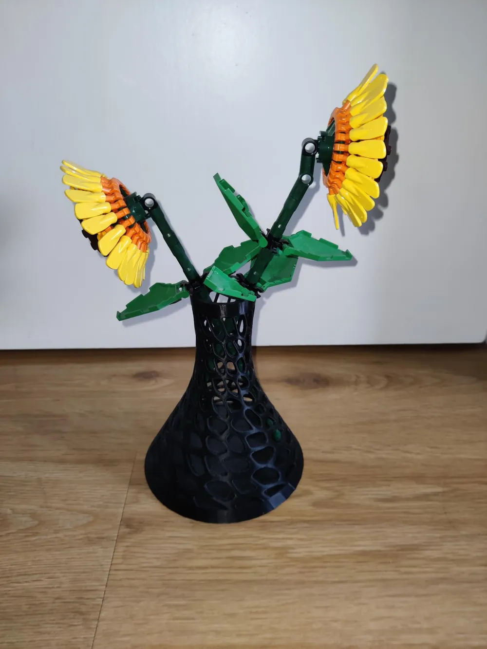 Flask Vase for Building Block Flowers - Free 3D Print Model - MakerWorld