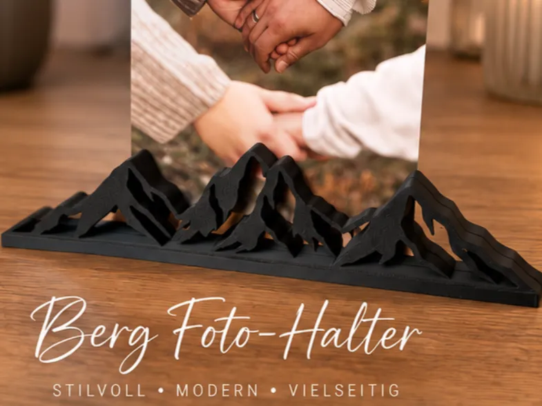 Letrero o emblema decorativo: Foto- & Kartenhalter im Bergdesign–Deko/Geschenk. Referencia del modelo original.
