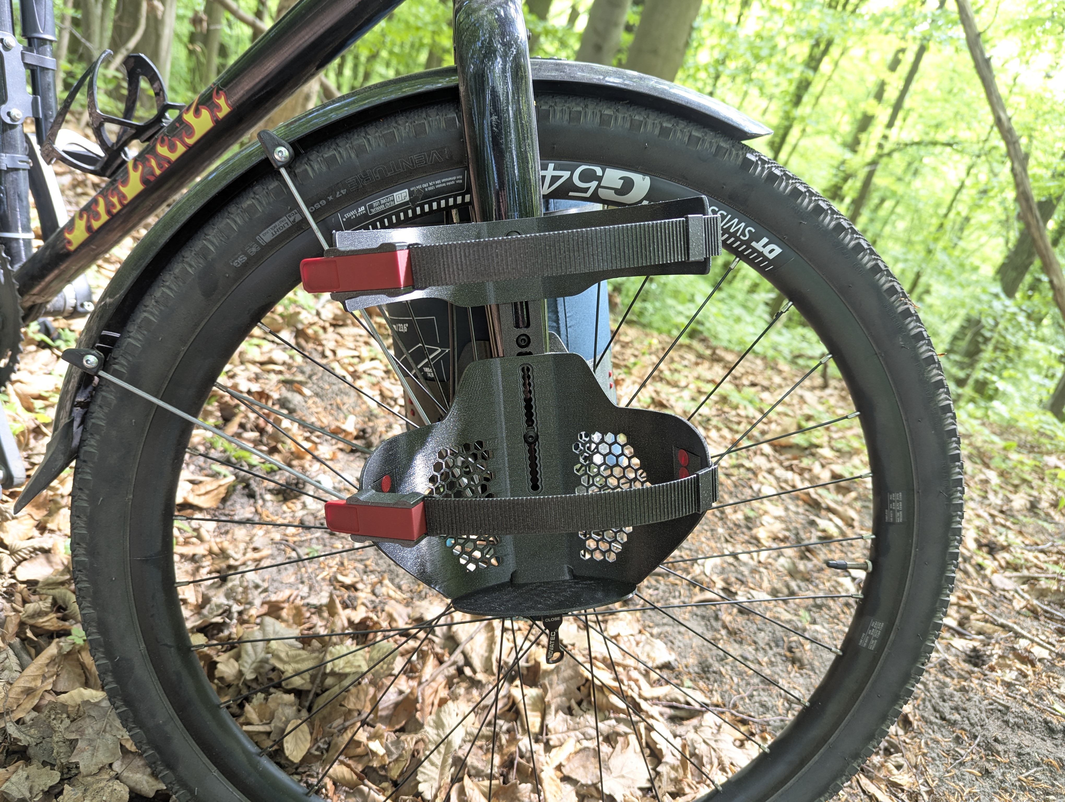Miniatura 1 do modelo 3D Fork carrying cage
