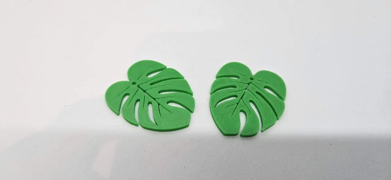 monstera leaf for earring or keychain view 3