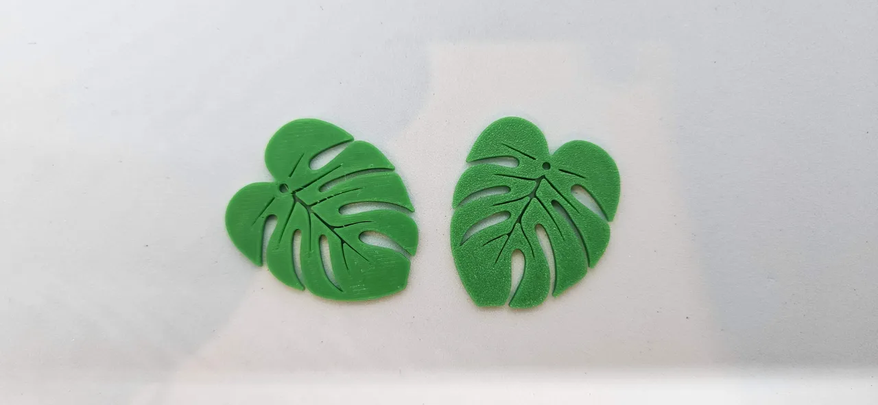 monstera leaf for earring or keychain view 4