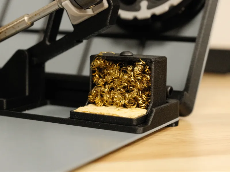 SOLDR - Tip Cleaning Station (Wire Brush + Sponge)