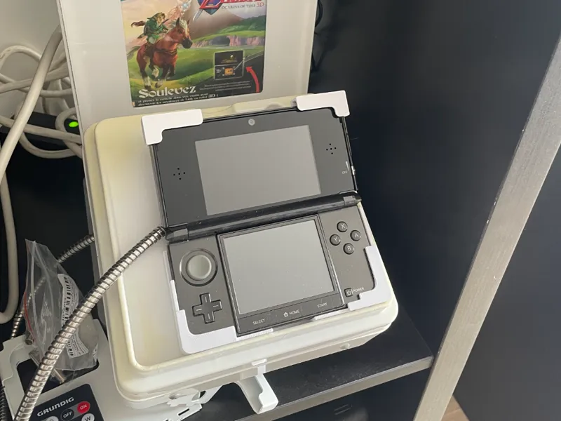 3DS kiosk holder / stand