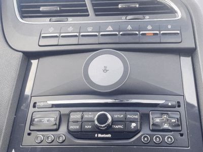 Peugeot/Citroën Magflow phone holder