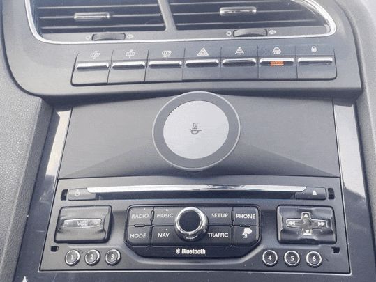 Peugeot/Citroën Magflow phone holder