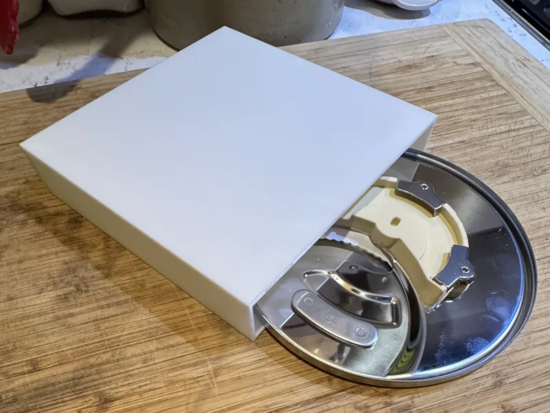 Very simple cutting disk holder for Cuisinart