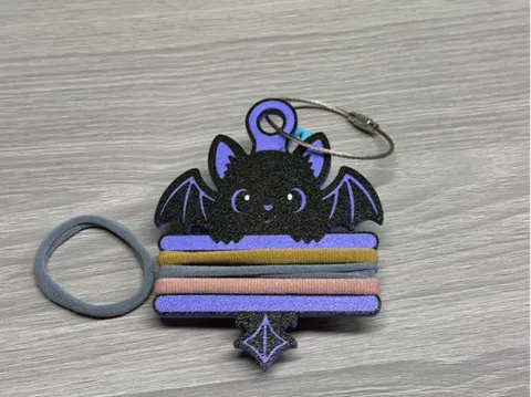 Accesorio para sujetar ligas de cabello: Halloween Bat Hair Tie Holder Keychain — referencia de MakerWorld