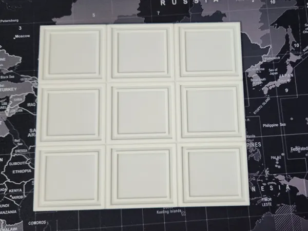 Plafond ou mur à panneaux pour maquettes/miniatures