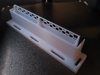 Entrance Reducer with pest control