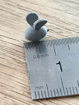 Tiny mini teeny bee 