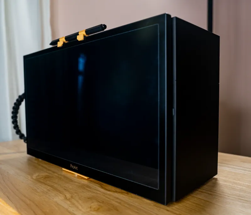 FormD T1 Portable Monitor Attachment