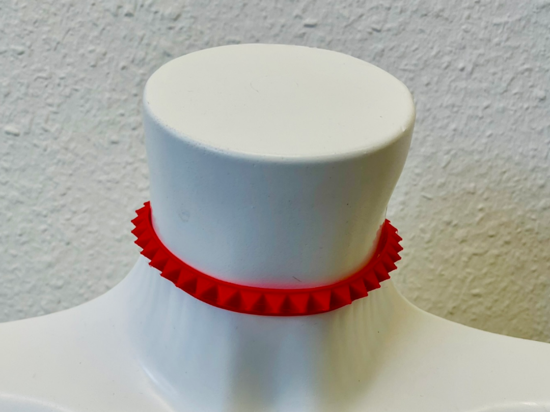 Choker Necklace with small spikes wearable fashion