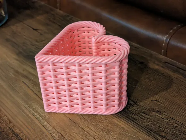 Panier cœur tressé, version haute