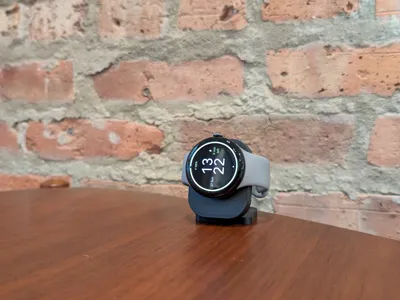 Pixel Watch 2 and 3 Charging Stand - Floating Puck