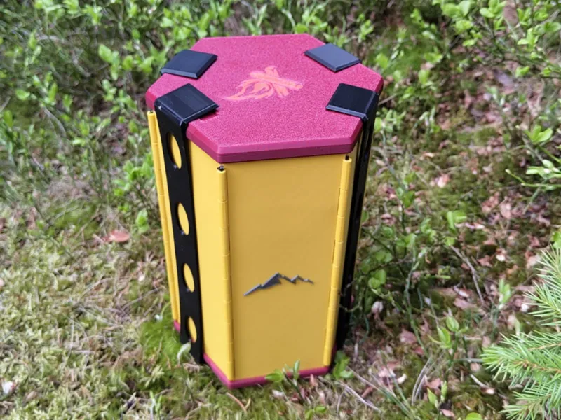 camping stove case with windbreak