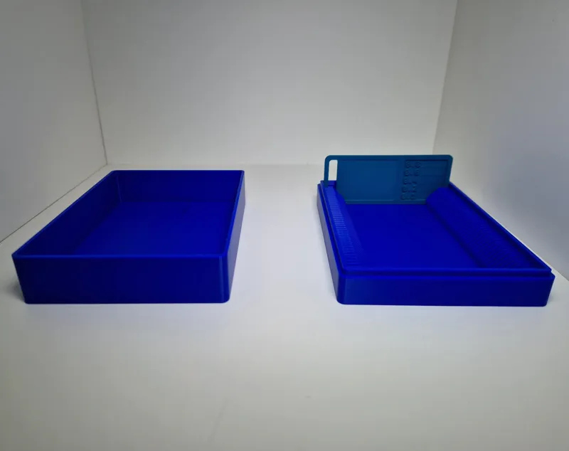 Sample card tray with 40 slots