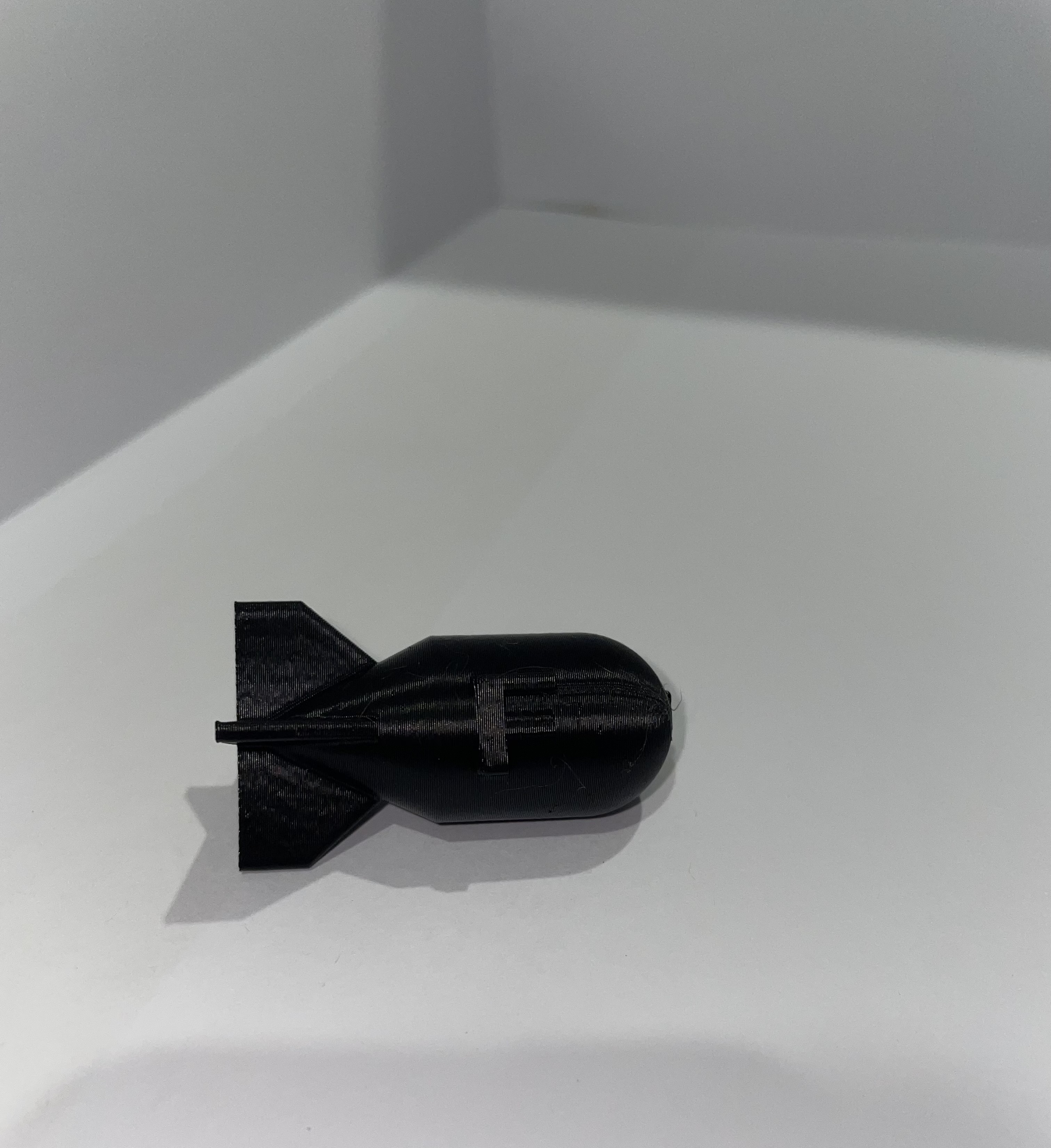 Miniatura 2 do modelo 3D F - Bomb