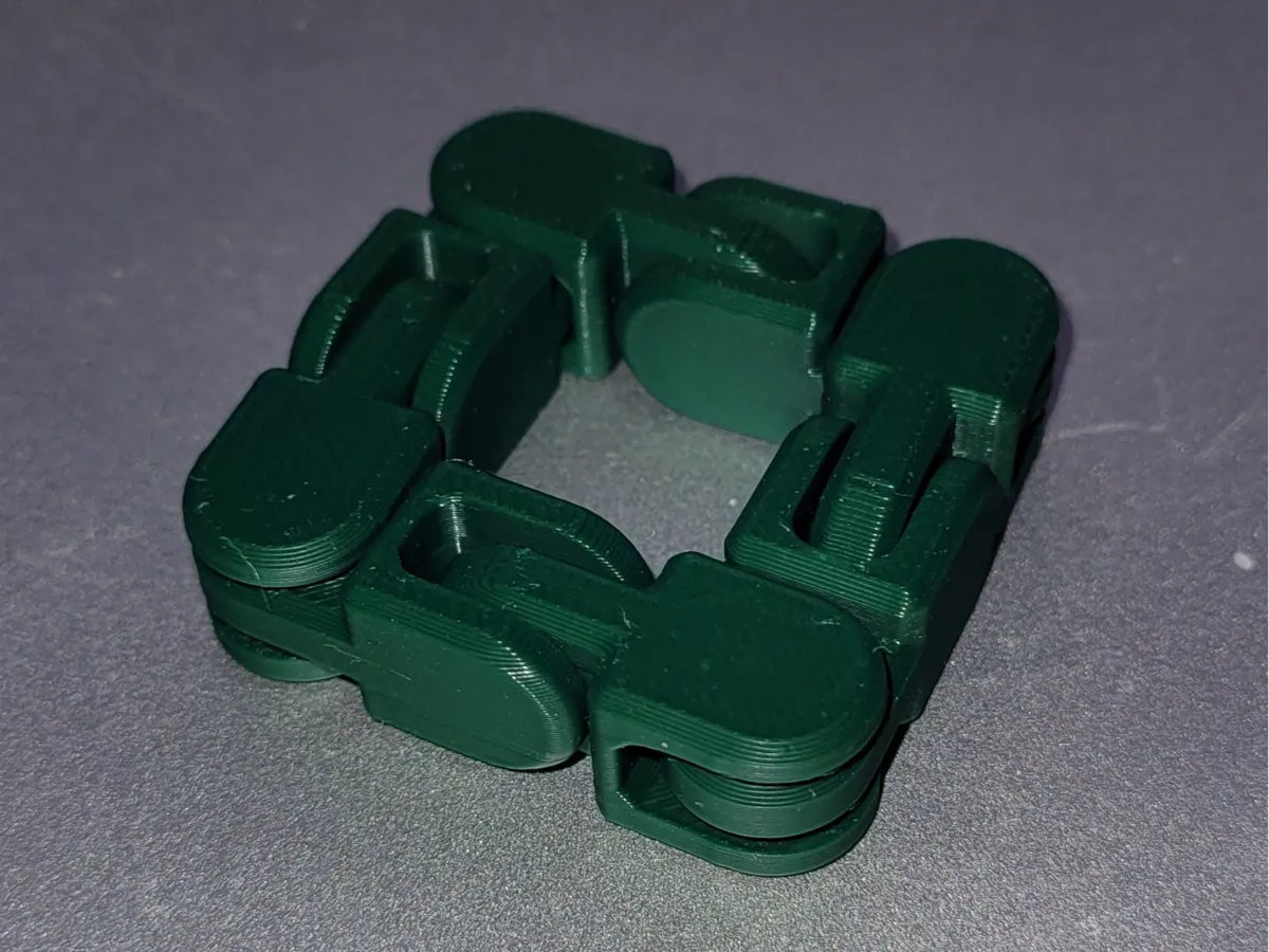 Chaîne fidget articulée grand format