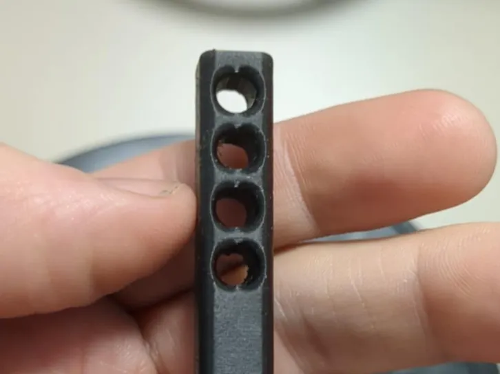 Filament guide