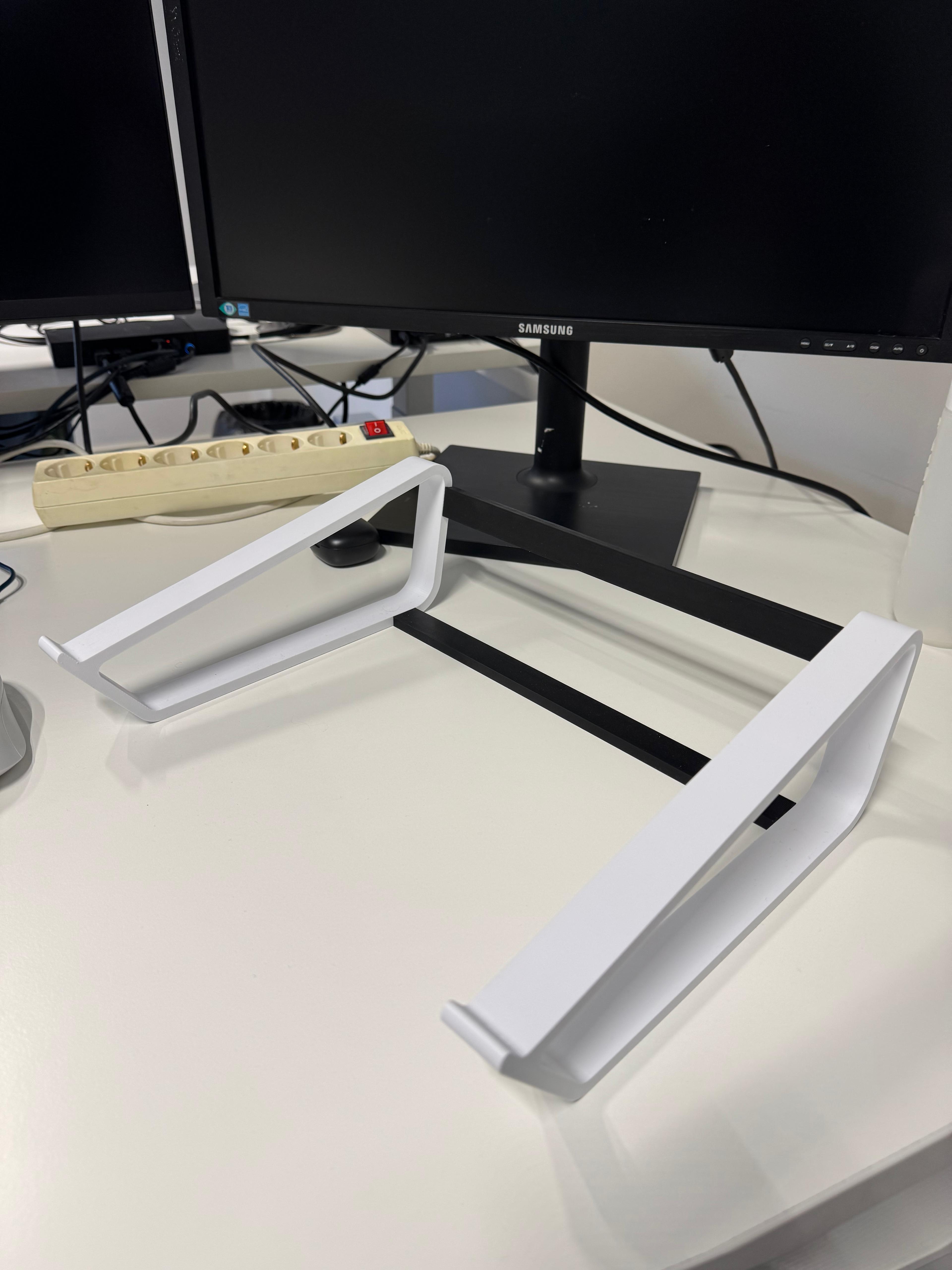Miniatura 5 do modelo 3D Sleek Laptop Riser
