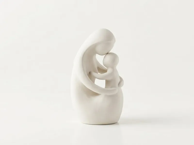 ESTATUETA “MÃE E FILHO”