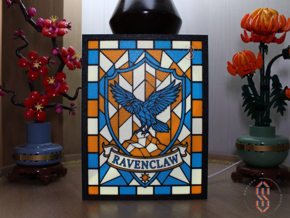 Marco decorativo: Stained Glass - Ravenclaw. Referencia del modelo original.
