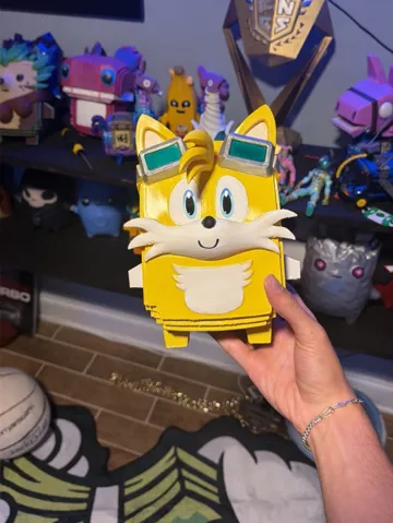 Modelo para impresión 3D: Tails Sprite Fortnite Season 4 — vista de referencia 2