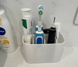 Tooth brush holder