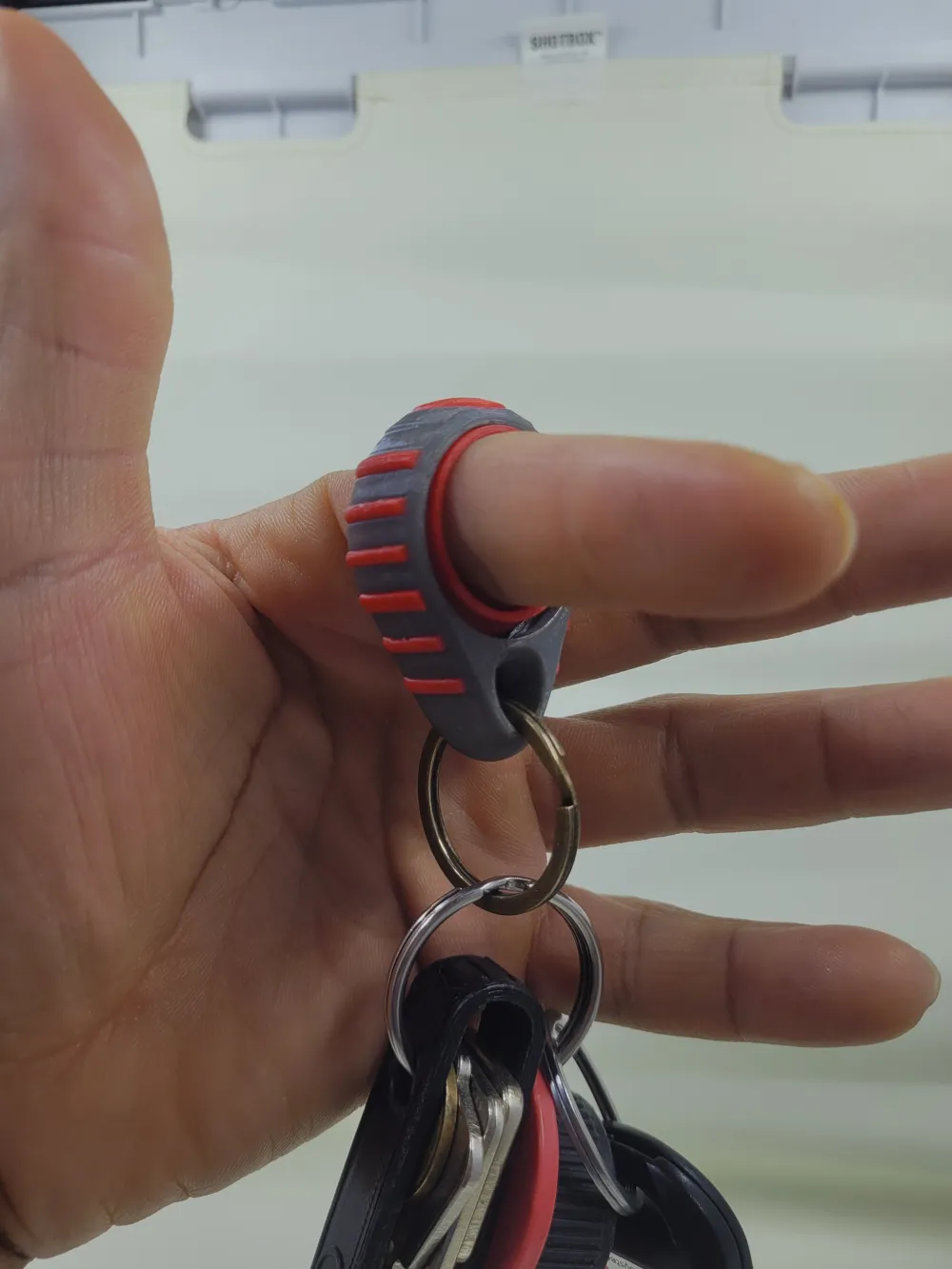 Spinning Ring Keychain - Free 3D Print Model - MakerWorld