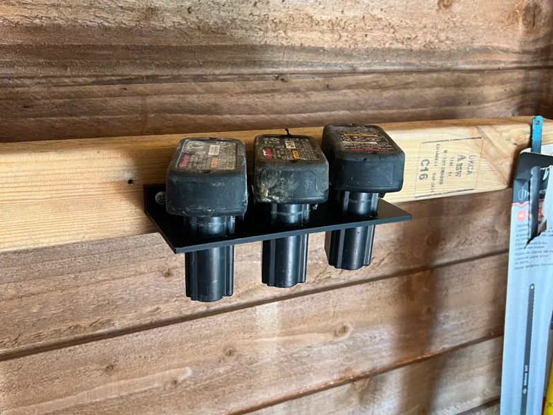 SNAP ON 14.4V TRIPLE BATTERY HOLDER